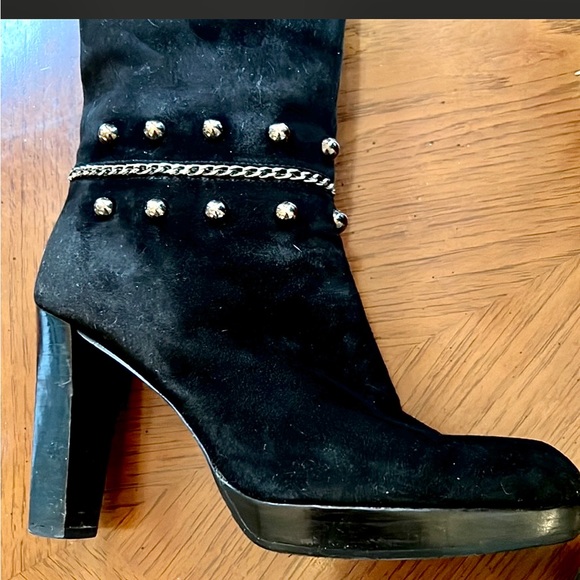 Stuart Weitzman. 9 1/2. Tall Suede Black boots with great chrome embellishments! - Picture 6 of 13
